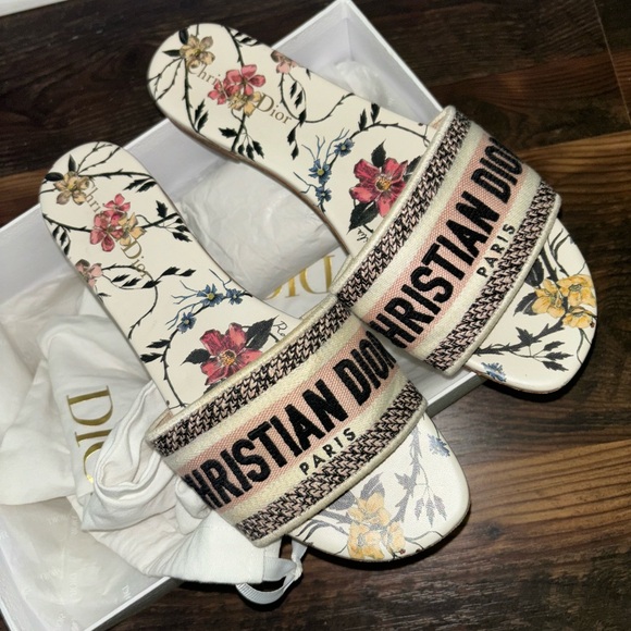 Christian Dior フラワープリント サンダル $_57.PNG?set_id=880000500F